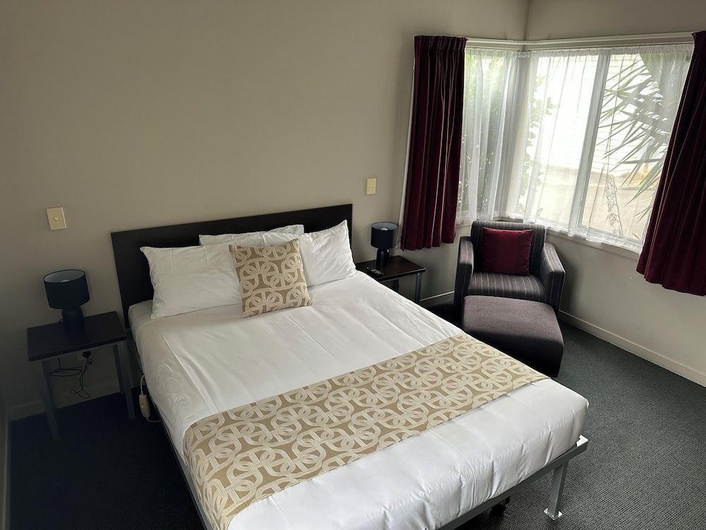 Arena Lodge 1 Bedroom Apartment with Kitchenette (Accessible Facility)