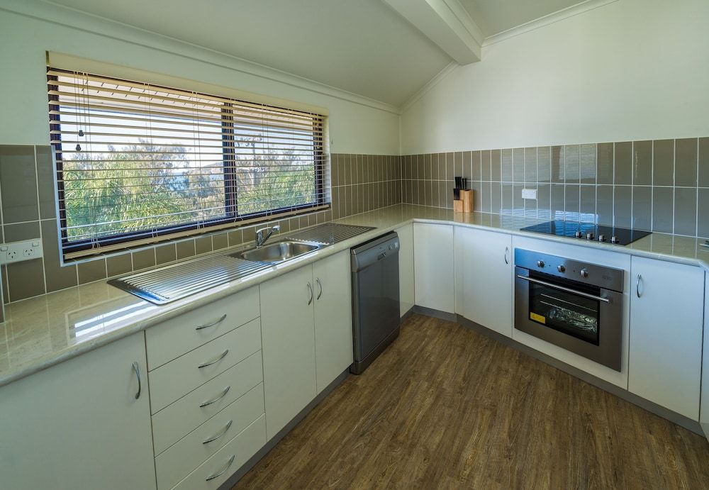 Rosslyn Bay Resort Basic Apartment, 2 Bedrooms, Ocean View 3