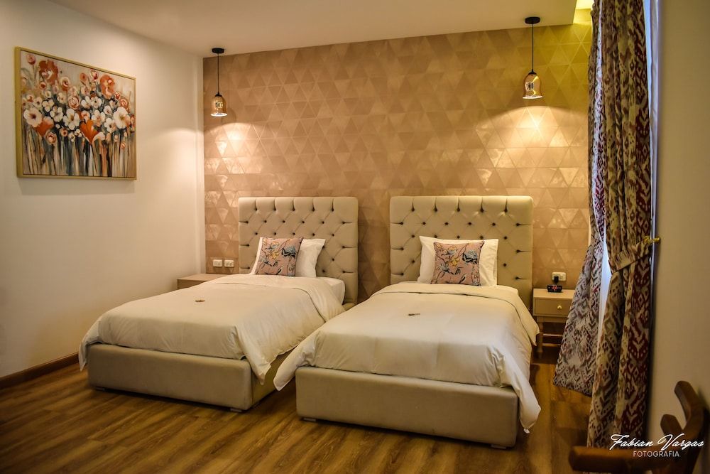 Adamas House Hotel Deluxe Twin Room, Courtyard View 2