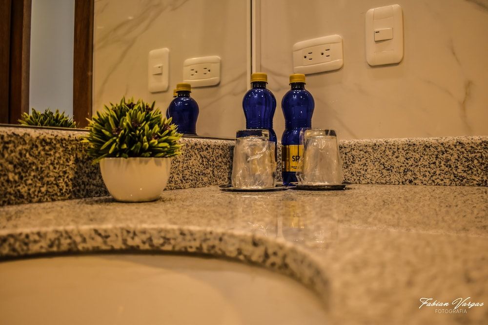 Adamas House Hotel Deluxe Twin Room, Courtyard View 8