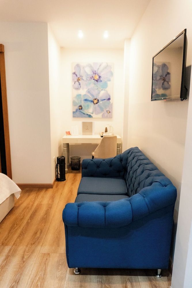 Adamas House Hotel Deluxe Triple Room 6