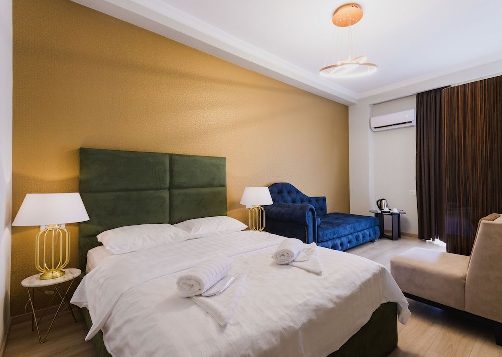 Rivendell Umbrella Collections Deluxe Double Room, Balcony 4