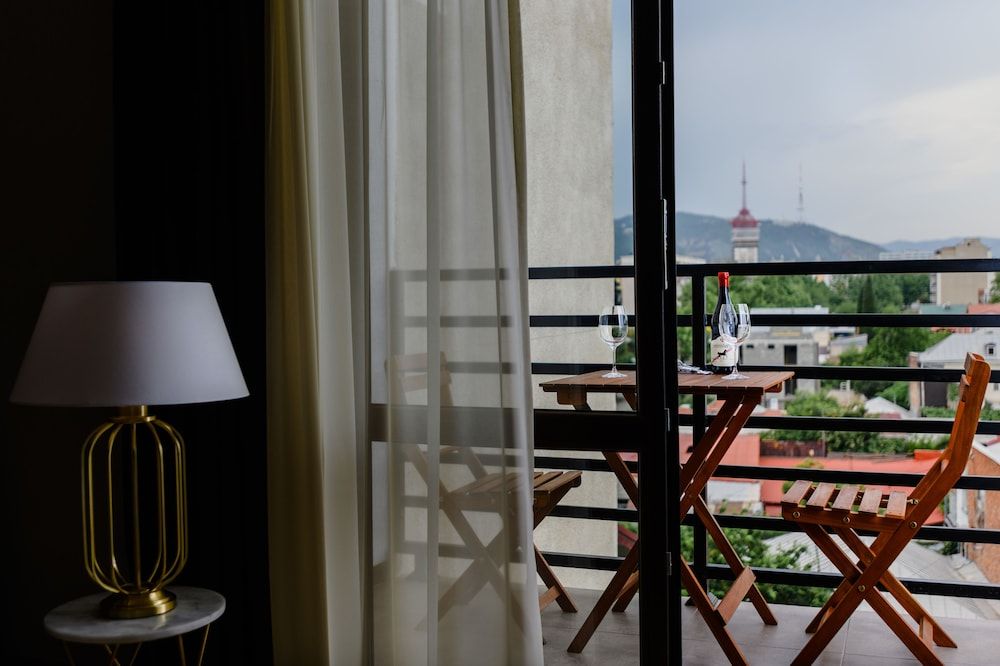 Rivendell Umbrella Collections Deluxe Double Room, Balcony 5