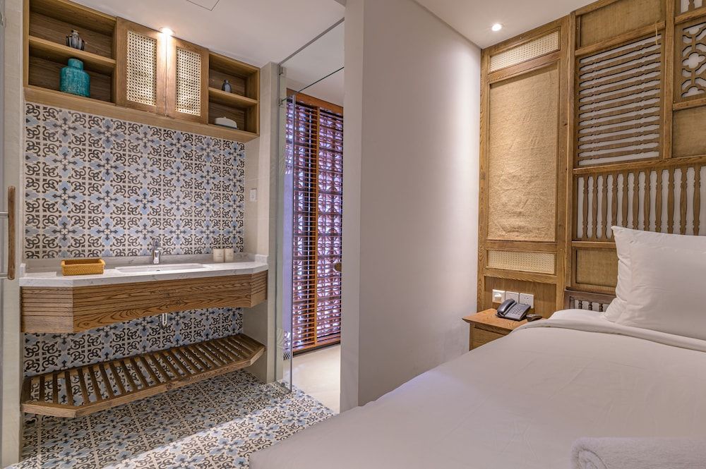 Le Boutique Danang Deluxe Twin Room 10