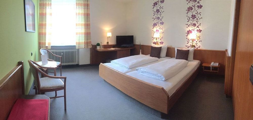 Hotel Krone Double Room, Balcony 3