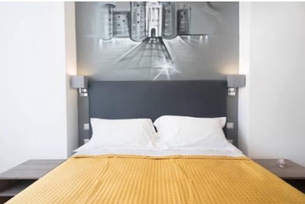 Toledo one Double or Twin Room, City View 4