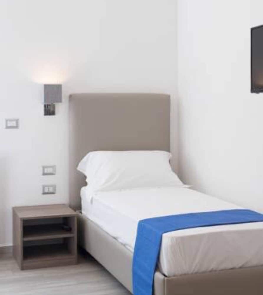 undefined Toledo one 10