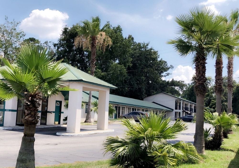 undefined Relax Inn 4