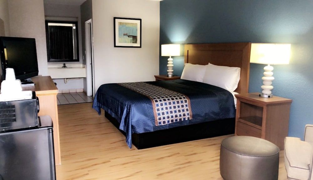 undefined Relax Inn 3