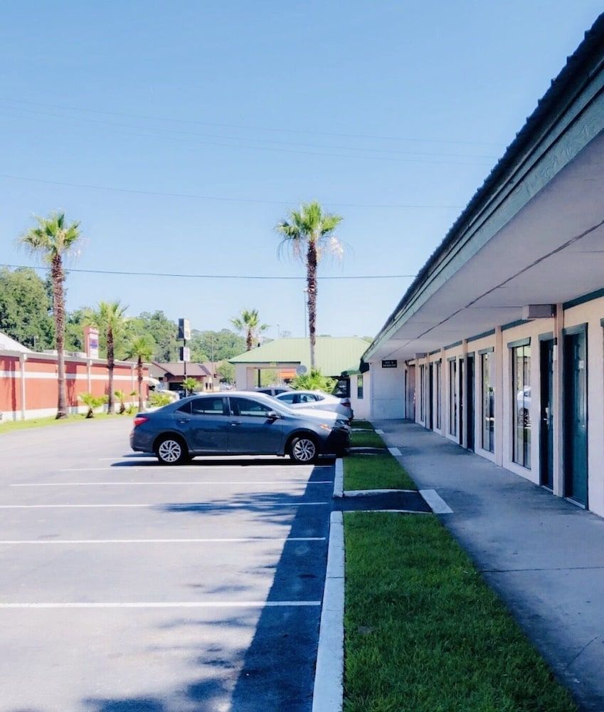 undefined Relax Inn 5