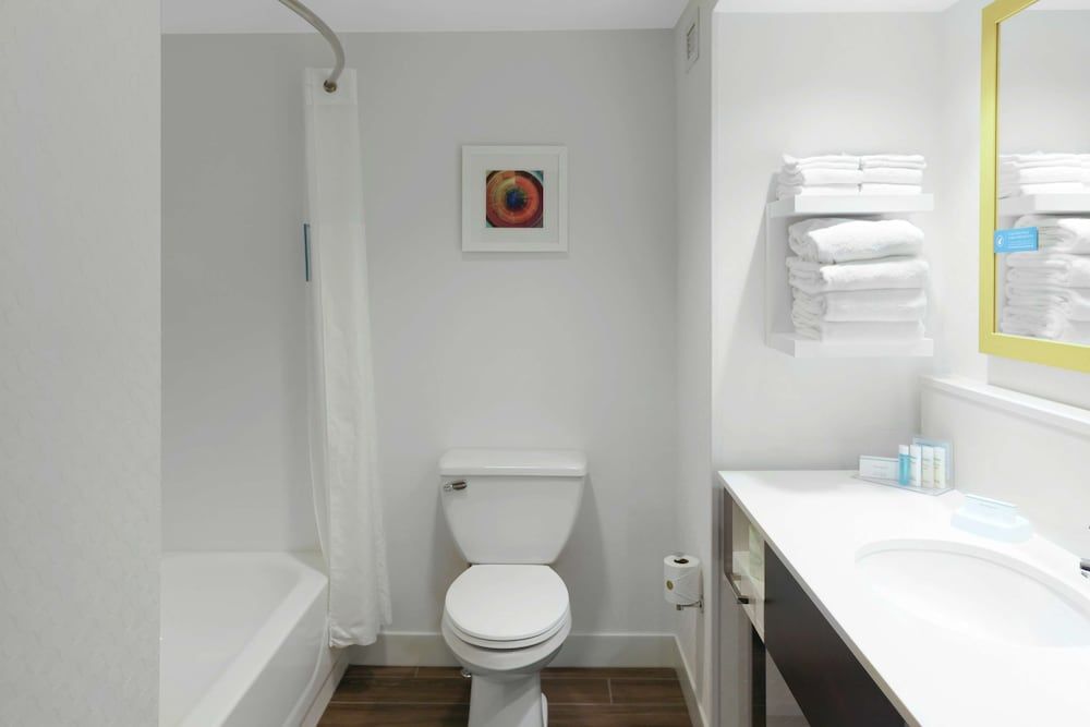 Hampton Inn Jasper Room, 2 Queen Beds, Refrigerator & Microwave 2