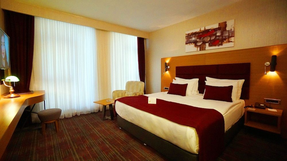 New Garden Hotel Standard Single Room, City View 2