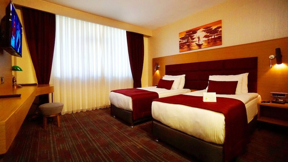 New Garden Hotel Standard Double or Twin Room, 1 Bedroom, City View 5