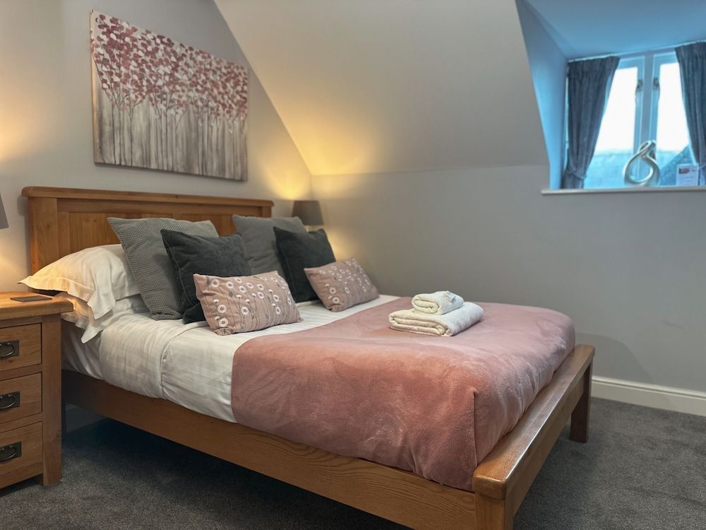The Corbet Arms Standard Double Room, Ensuite 3