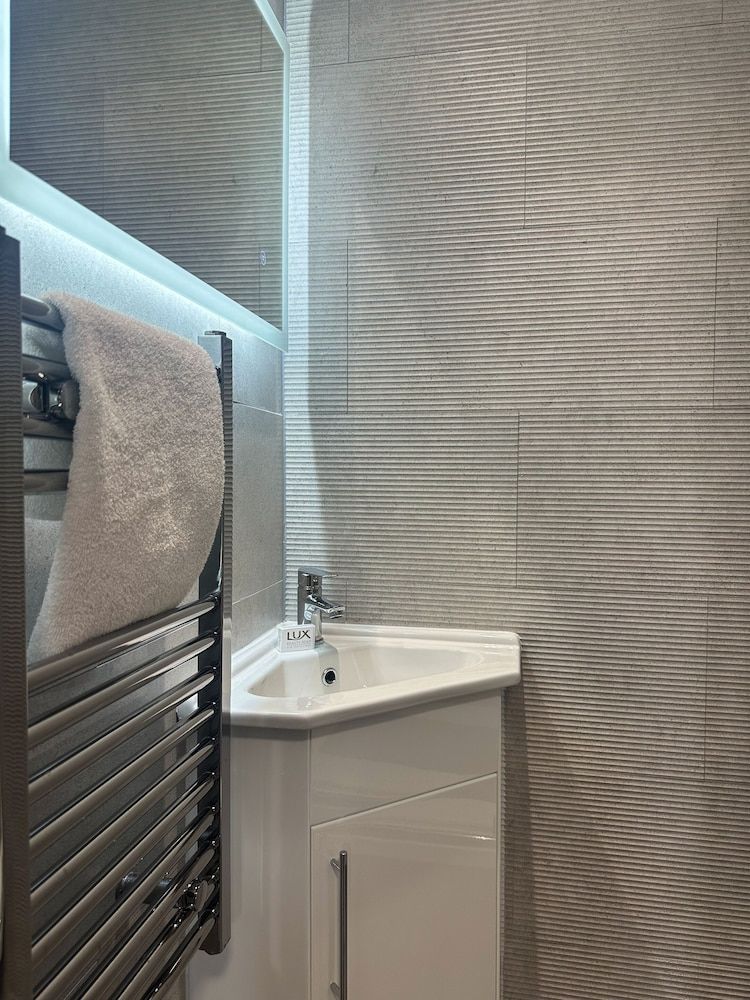 The Corbet Arms Standard Twin Room, Ensuite, River View 17