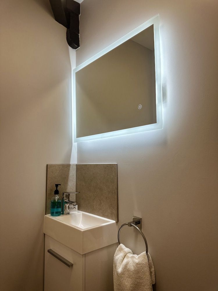 The Corbet Arms Standard Twin Room, Ensuite, River View 14