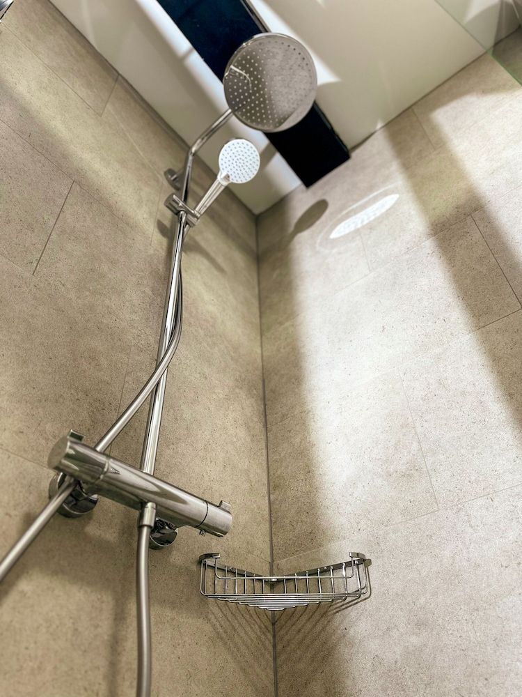 The Corbet Arms Standard Double Room, Ensuite 6