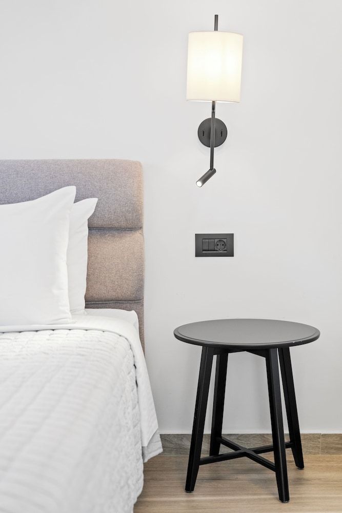 Deluxe Suite (Blue)