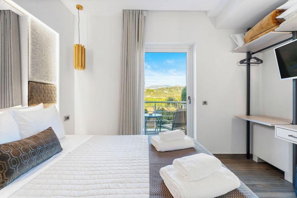 Deluxe Apartment (Gold)