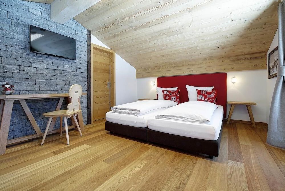 undefined Alpinhotel Bort 3
