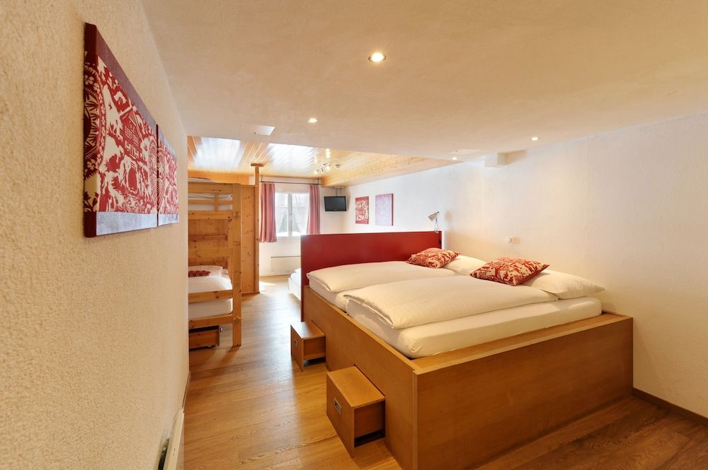 Alpinhotel Bort Room for 6 persons, Mountain View 2