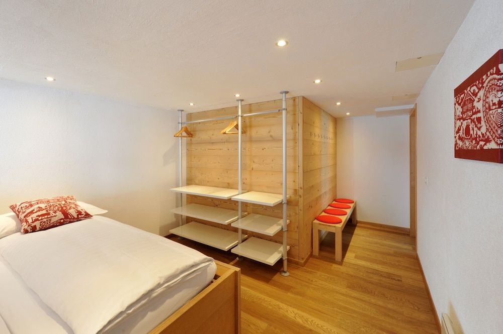 Alpinhotel Bort Room for 6 persons, Mountain View 5