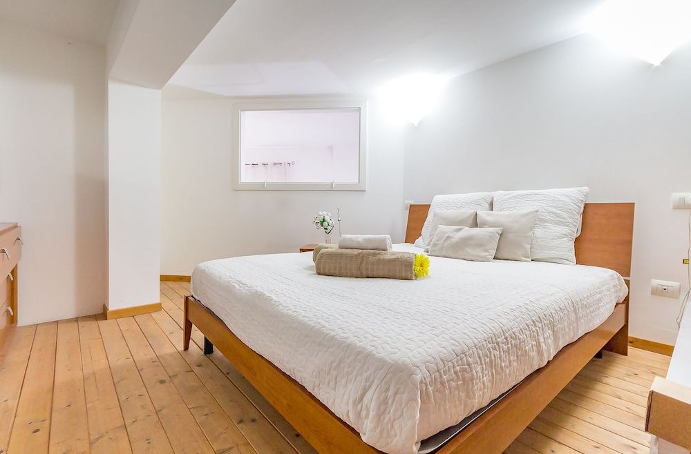 undefined Alessia's Flat Portello 3