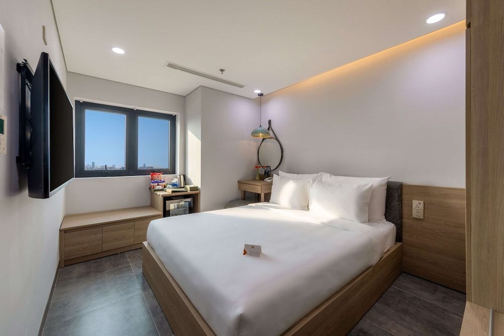 Nguyen Gia Superior Double City View 2