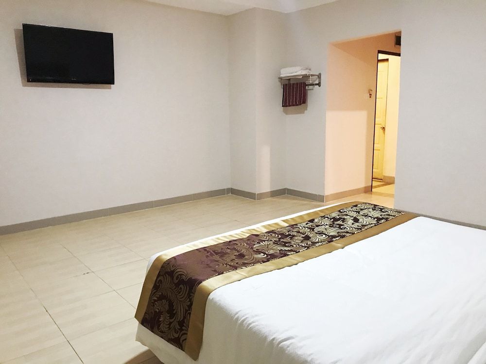 undefined The Music Hotel 6