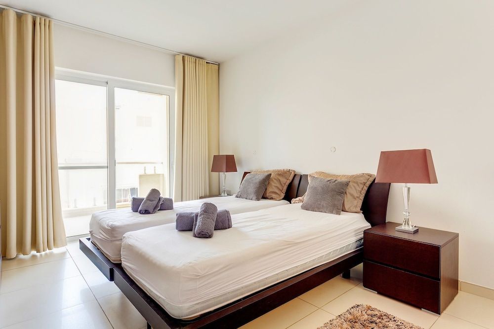 Apartment (3 Bedrooms)