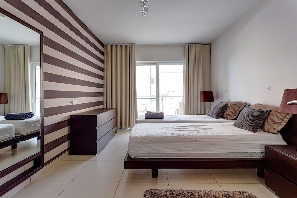 Apartment (3 Bedrooms)