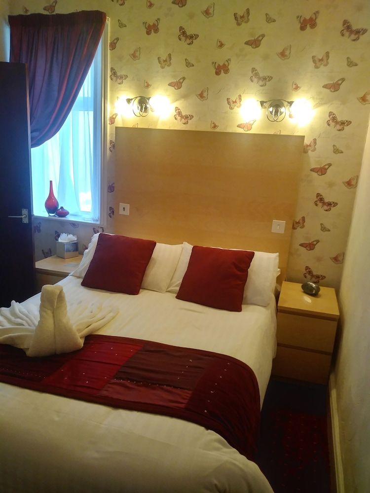 The Strathdon Standard Double Room 16