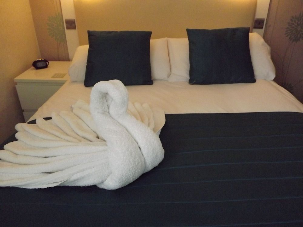 The Strathdon Standard Double Room 6