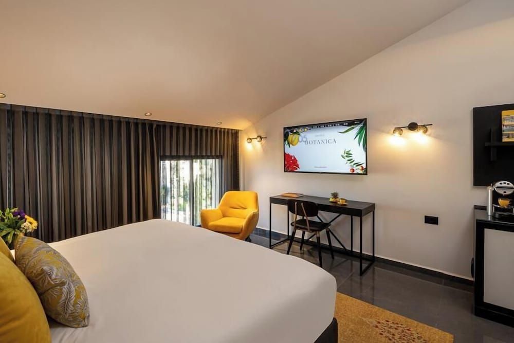 Hotel Botanica- Limited Edition By Fattal Templers 2