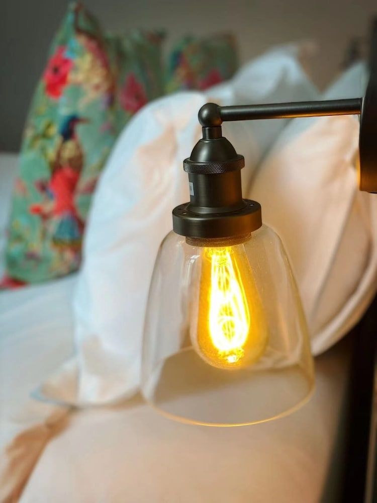 Chapter 1 Hotels Basic Double Room, Ensuite (Call Hotel) 3