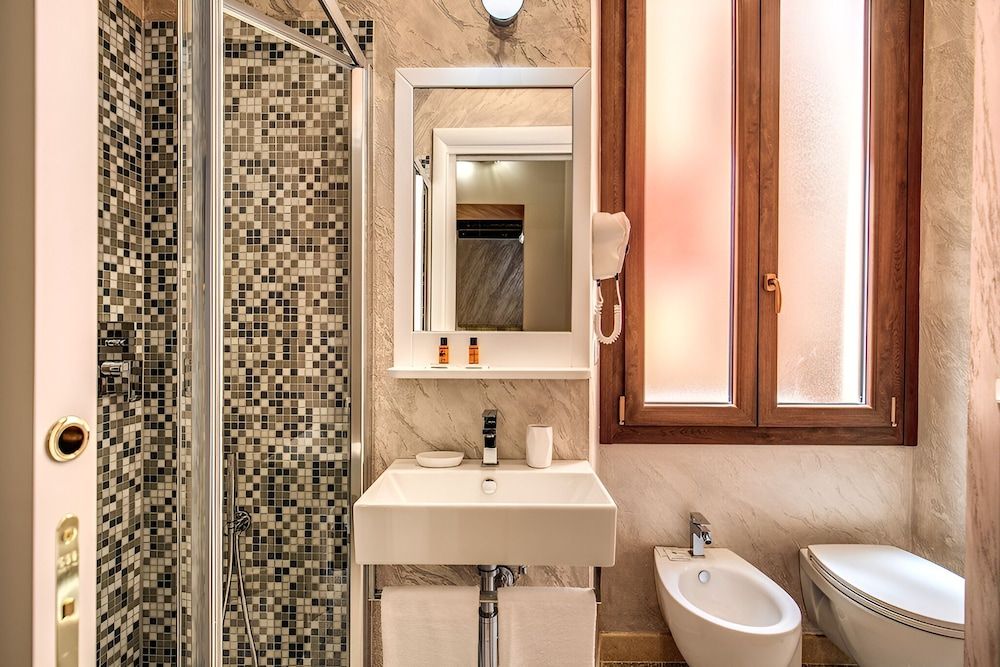 Colosseo Accomodation Room Guest House Economy Double Room, Non Smoking 7