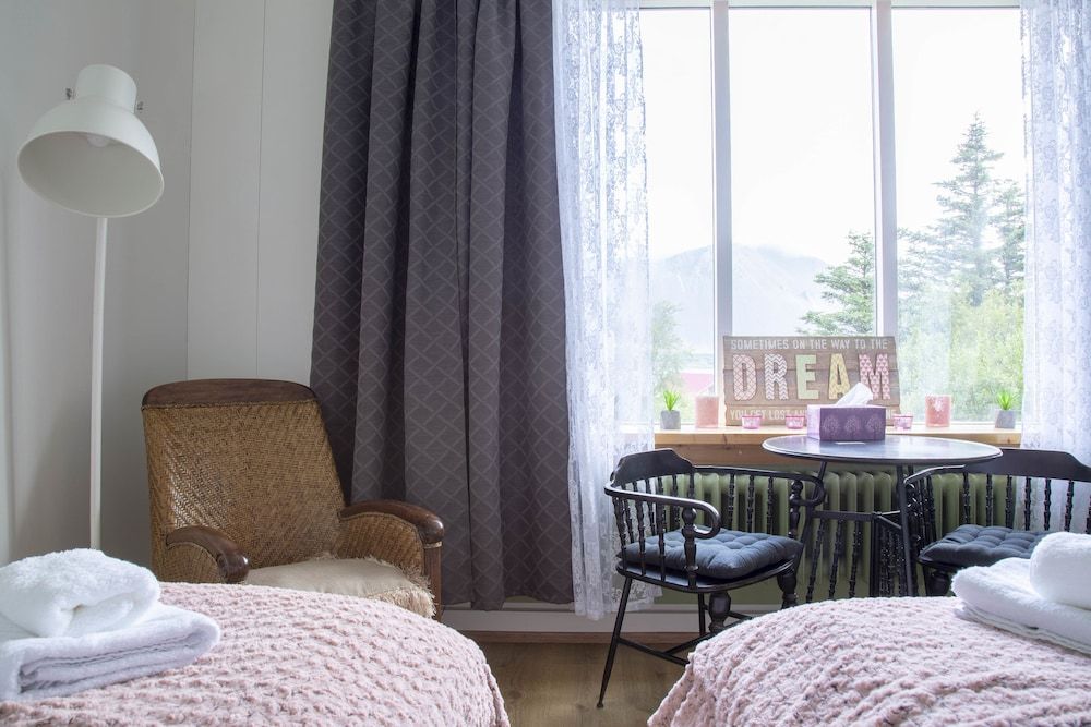 Private and peaceful one room apartments Apartment (Freyjubrunnur) 11