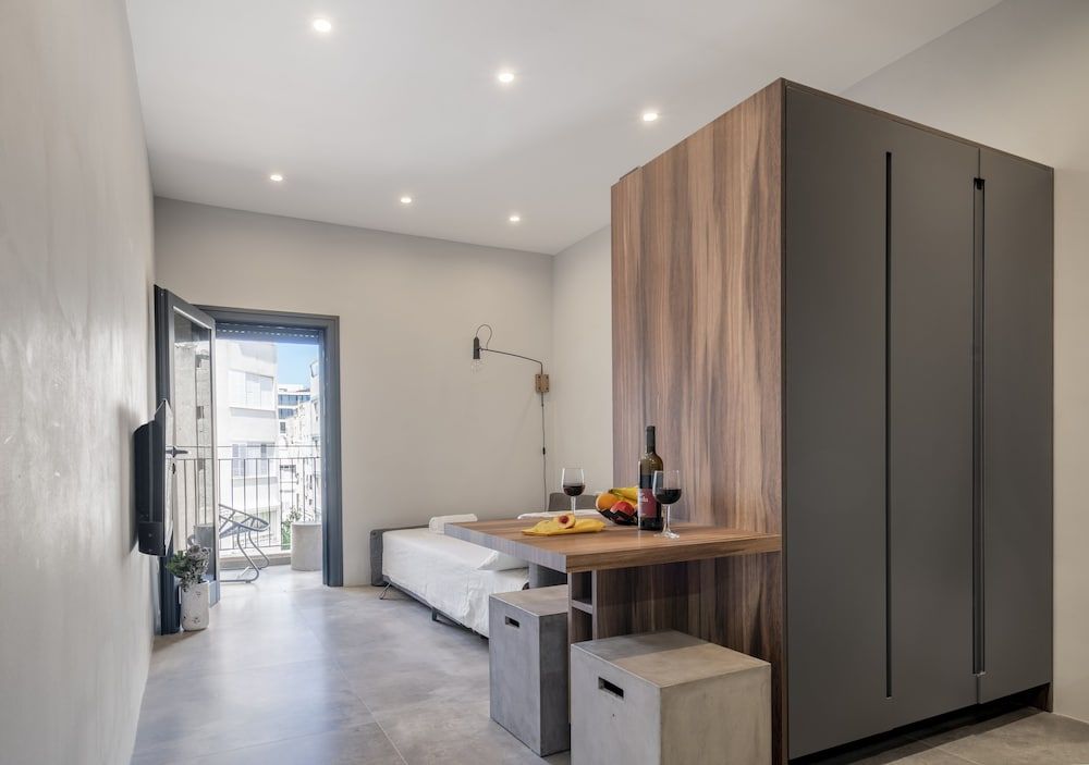 Sunny Studio Near the Beach by Sea N Rent Studio, Non Smoking, Balcony 3