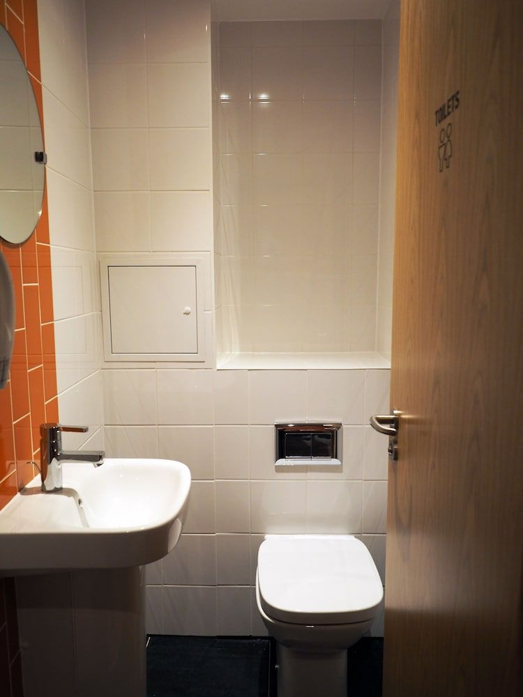 St Christopher's Liverpool Street - Hostel Double Room, Ensuite 5