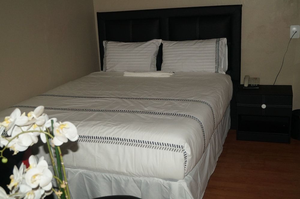 undefined Miraton Eastgate Suites 2