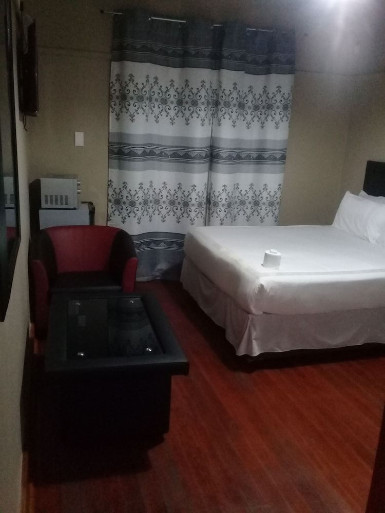 Miraton Eastgate Suites