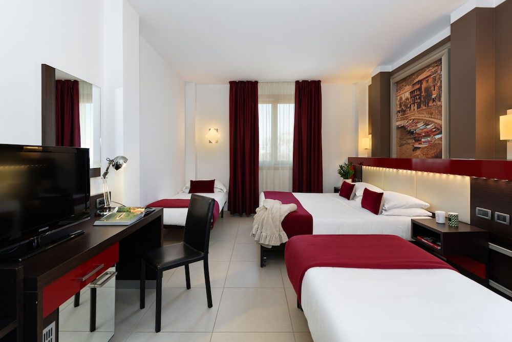 Kairos Garda Hotel Quadruple Room 2