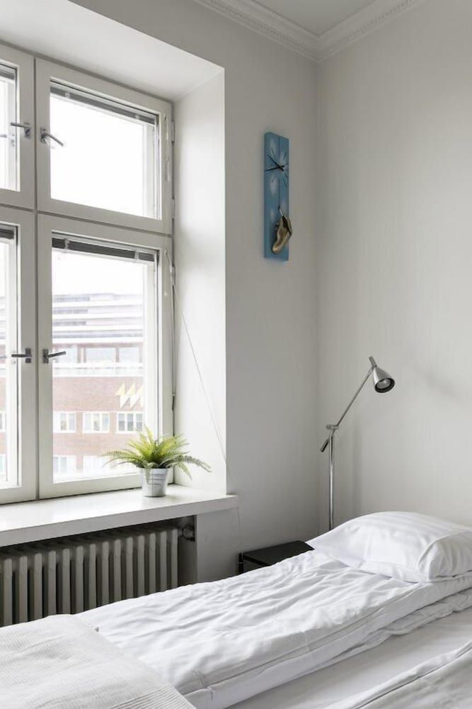 undefined 2ndhomes Bright Top Floor Studio in Fredrikinkatu 9