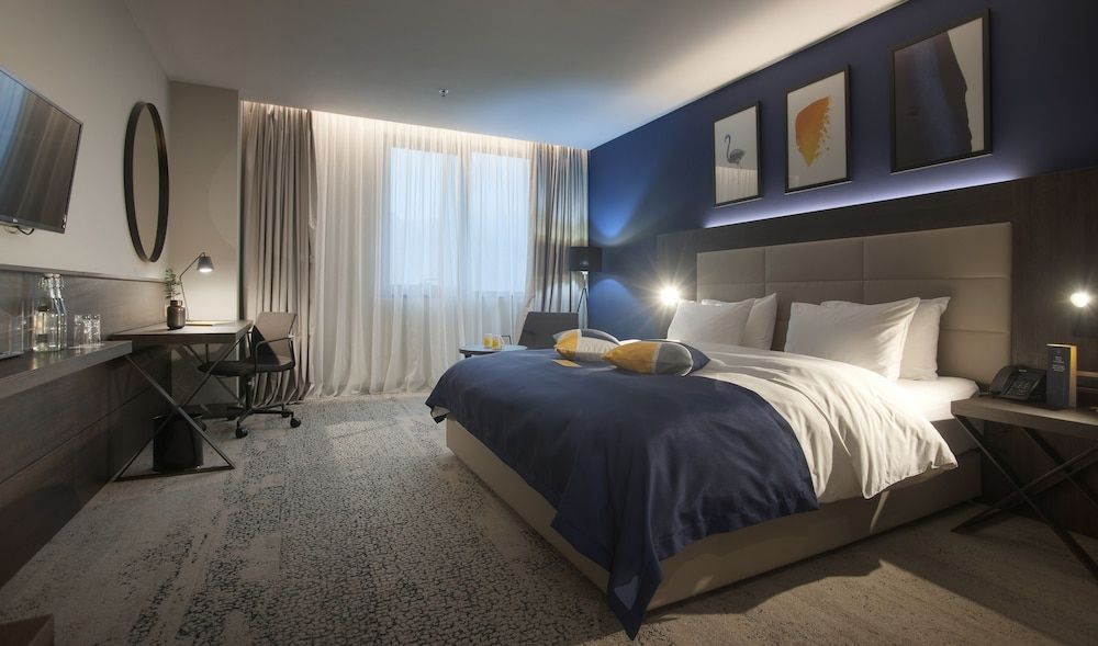 Standard Room, 1 King Bed