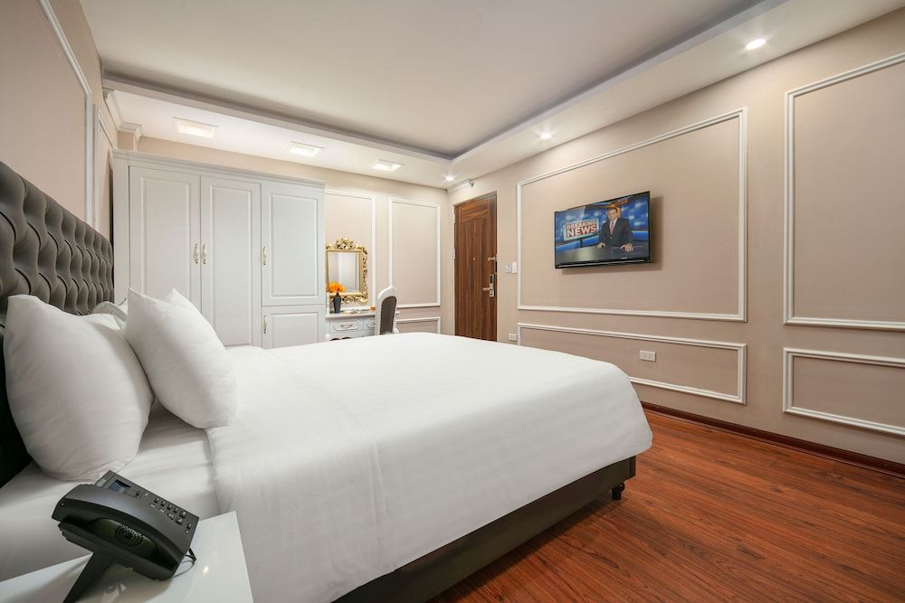 undefined Mia Hotel 5