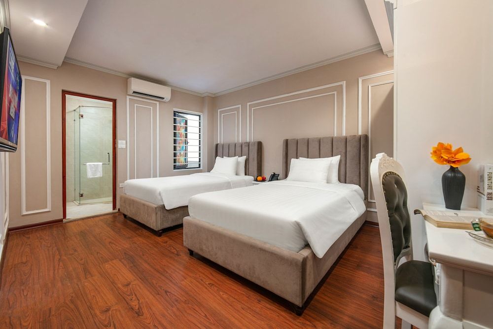 undefined Mia Hotel 4