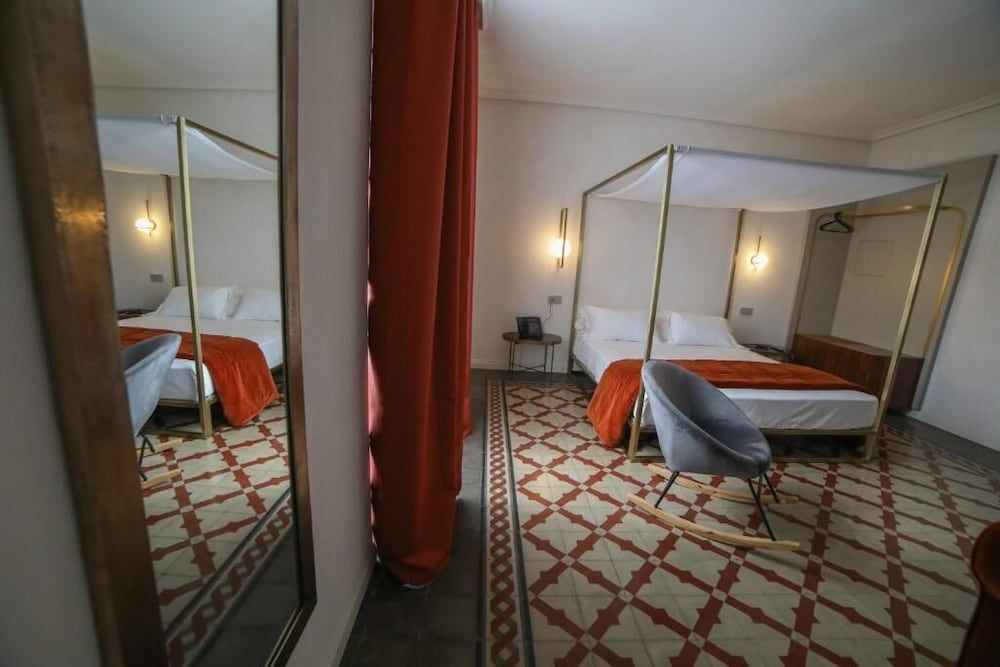 Junior Studio Suite