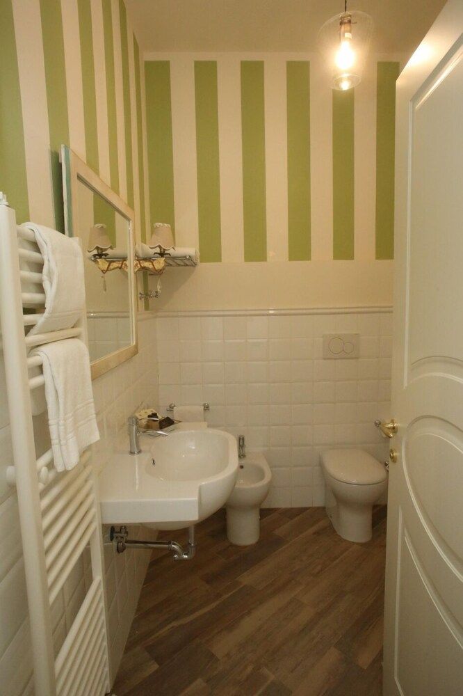 Residenza D'Epoca Villa Agnolaccio Family Room, Connecting Rooms 5