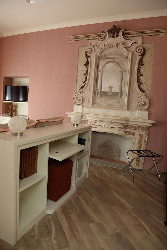 Residenza D'Epoca Villa Agnolaccio Deluxe Triple Room 2