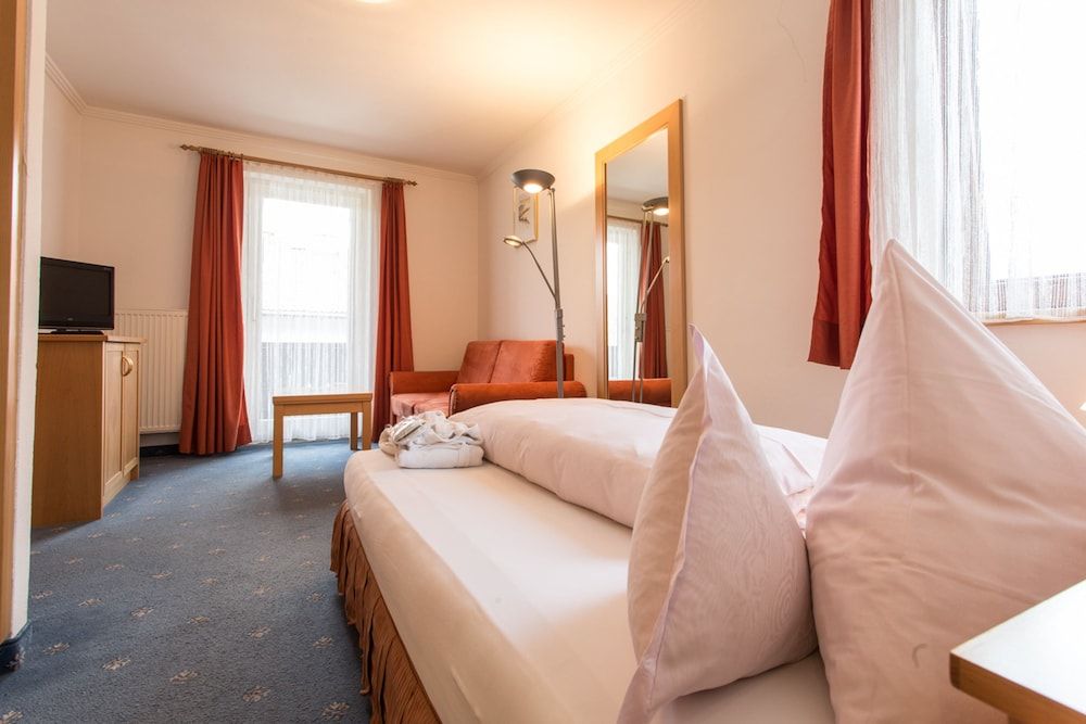 undefined Hotel Solstein 2
